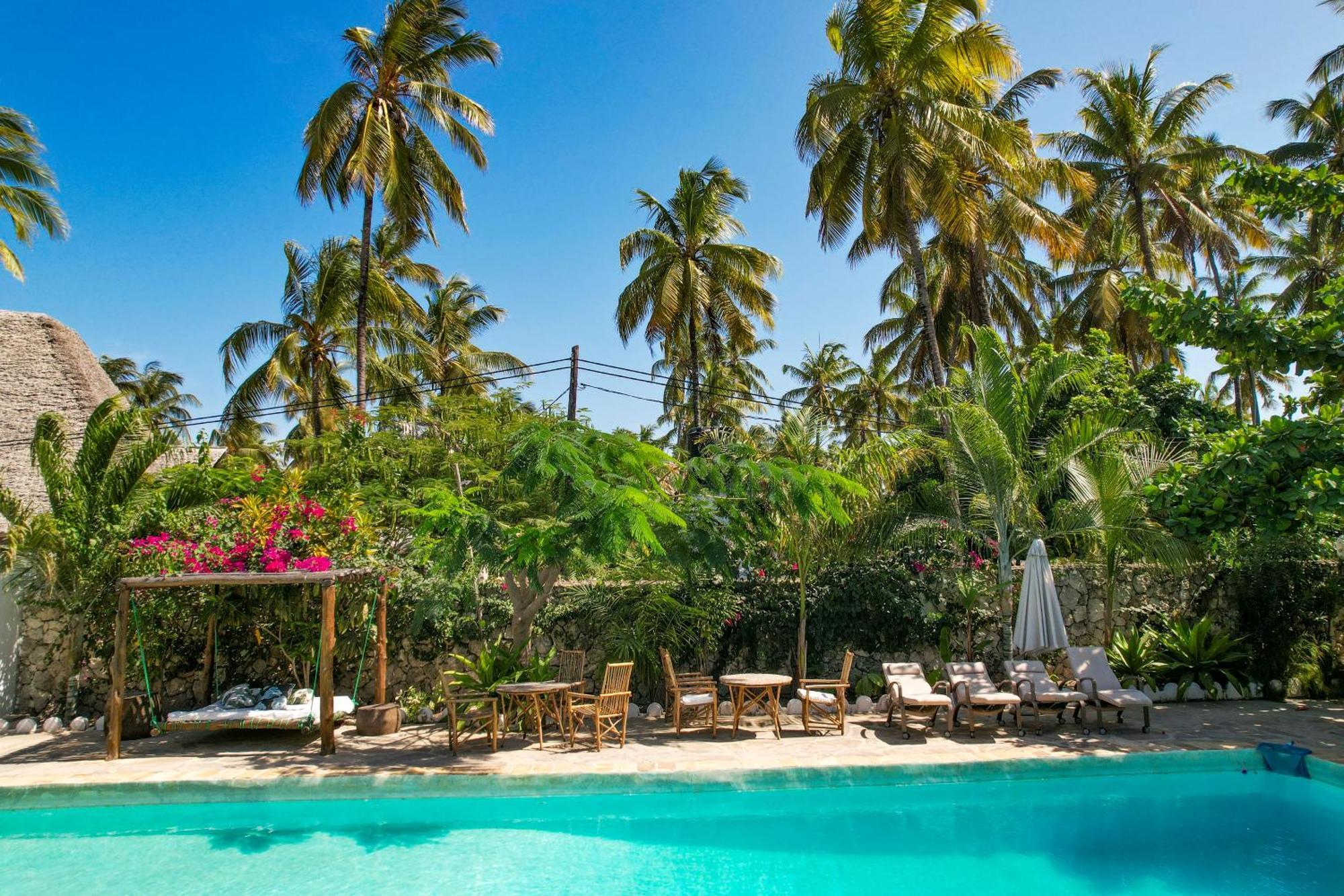 Tropical Boutique Hotel & Resto Pingwe Exterior photo